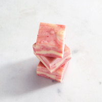 130g Raspberry & Cream Fudge