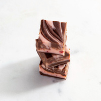 130g Strawberry & Chocolate Fudge